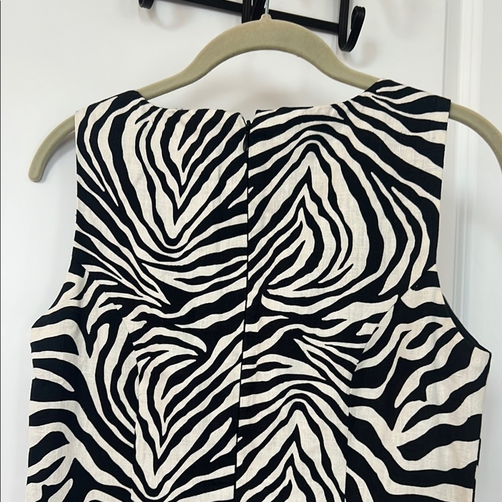 Banana Republic Black and Cream Sleeveless Sheath Mini Dress - Picture 4 of 8